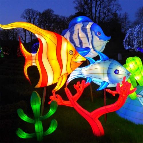 Hayot o'lchami yorqin baliq chiroq Yangi yil bezatish